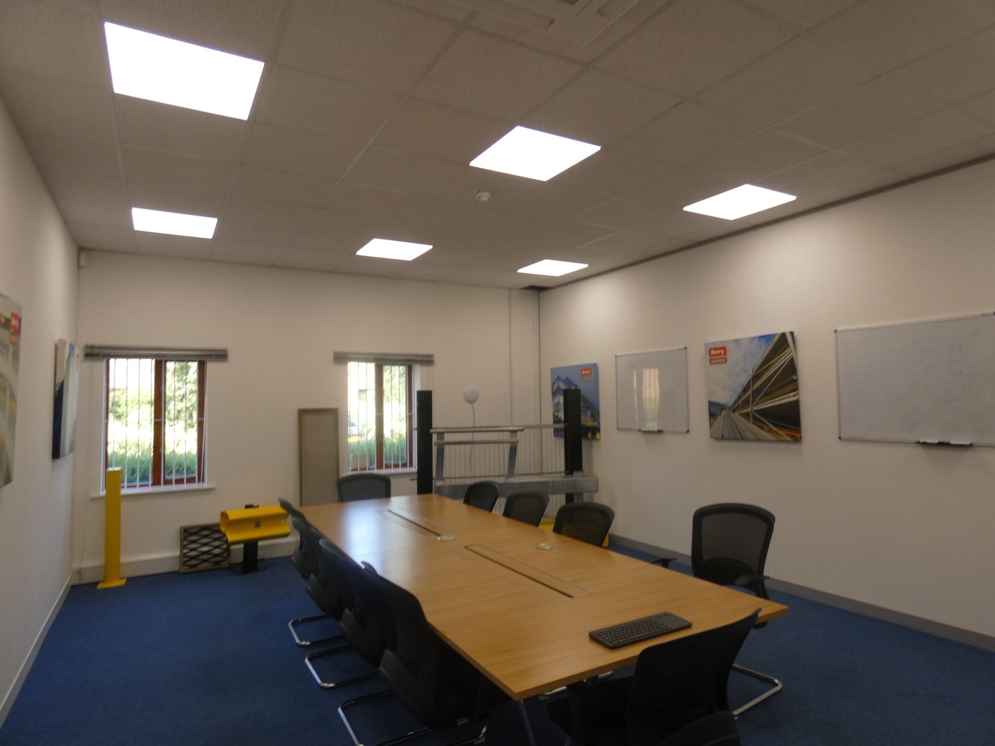 Office in Albrighton - photo 2